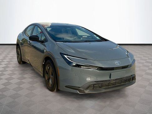 Certified 2023 Toyota Prius LE image 1