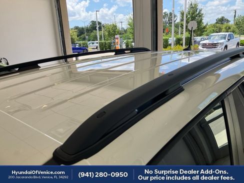 Used 2021 Jeep Renegade Latitude FWD image 9