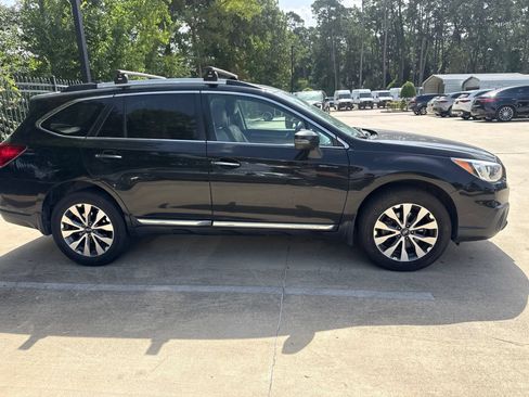 Used 2017 Subaru Outback 3.6R Touring w/ Popular Package #5A AWD/4WD image 3