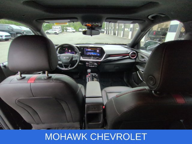 Certified 2024 Chevrolet Trax RS w/ Sunroof Package FWD image 20