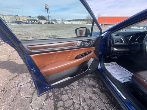 Used 2017 Subaru Outback 2.5i Touring image 19