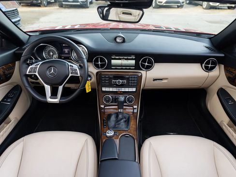 Used 2016 Mercedes-Benz SLK 350 image 2