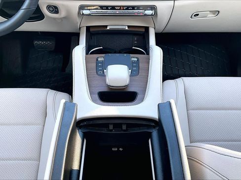 Used 2025 Mercedes-Benz GLE 350 4MATIC image 35