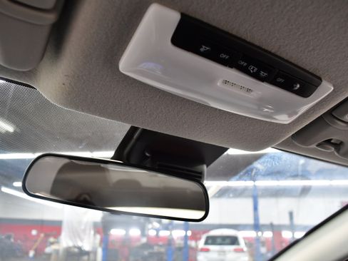 Used 2025 Nissan Versa SV FWD image 27