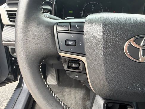 Used 2025 Toyota Camry SE FWD image 25