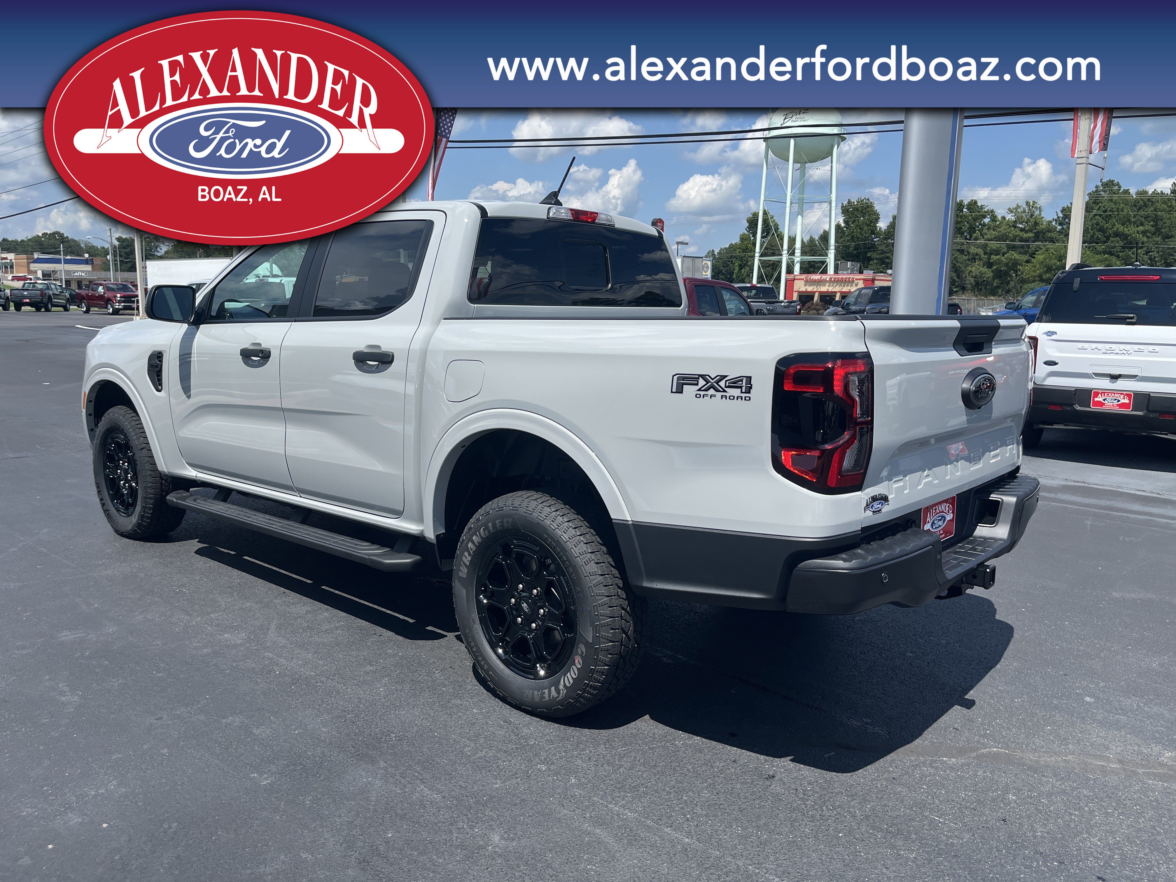 New 2026 Ford Ranger XLT w/ Equipment Group 301A High AWD/4WD image 2