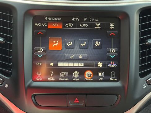Used 2017 Jeep Cherokee Limited AWD/4WD image 36