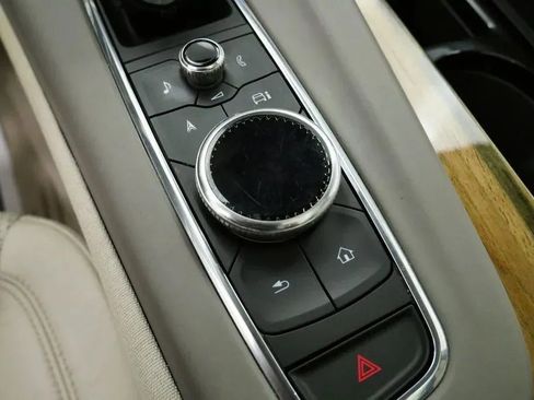 Used 2021 Cadillac Escalade Premium Luxury Platinum AWD/4WD image 15