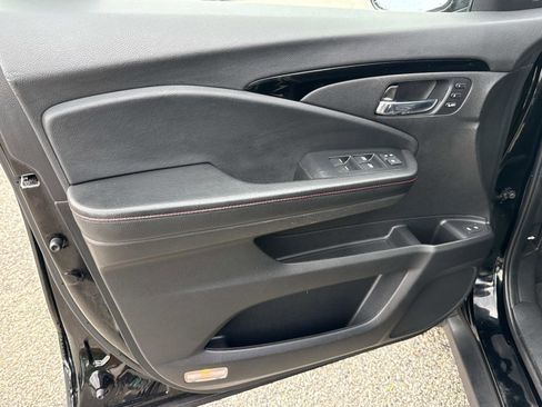 Certified 2022 Honda Pilot Black Edition image 18
