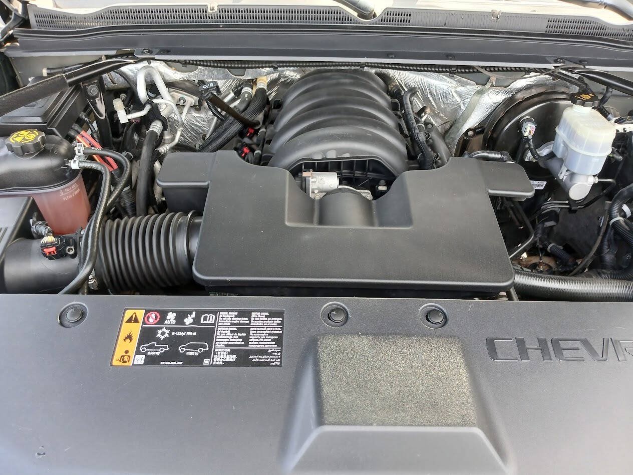 Used 2017 Chevrolet Suburban Premier AWD/4WD image 2