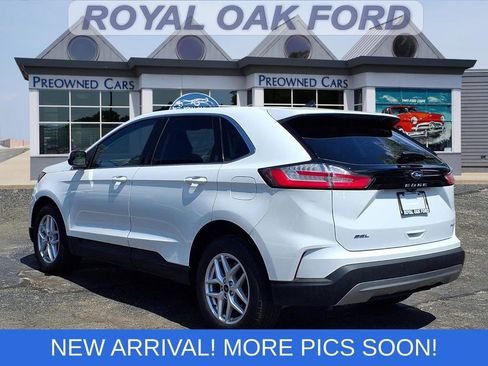 Used 2023 Ford Edge SEL w/ Convenience Package AWD/4WD image 2
