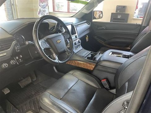 Used 2018 Chevrolet Suburban Premier image 25