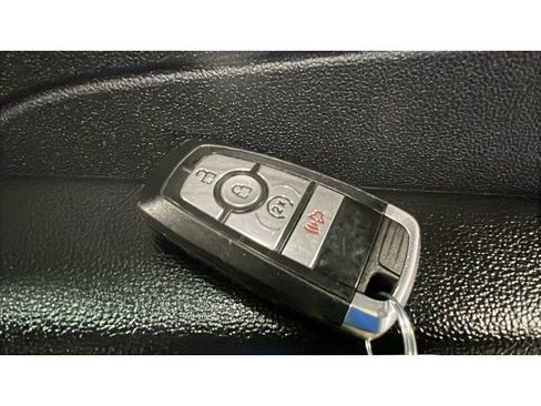 Used 2022 Ford Escape SE w/ Cold Weather Package image 18