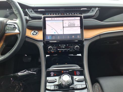 Used 2022 Jeep Grand Cherokee Summit image 13