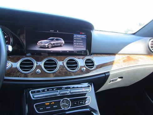 Used 2017 Mercedes-Benz E 400 4MATIC Wagon image 14