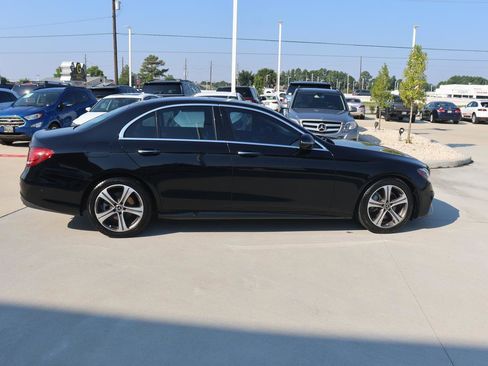 Used 2018 Mercedes-Benz E 300 image 6
