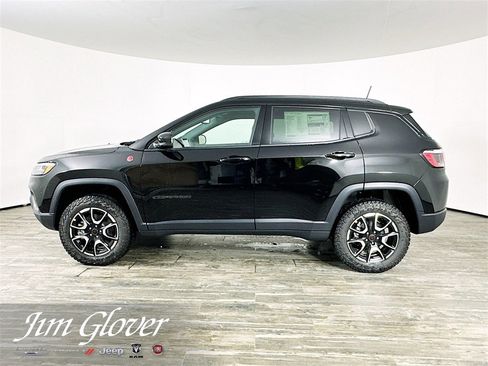 New 2026 Jeep Compass Trailhawk image 10