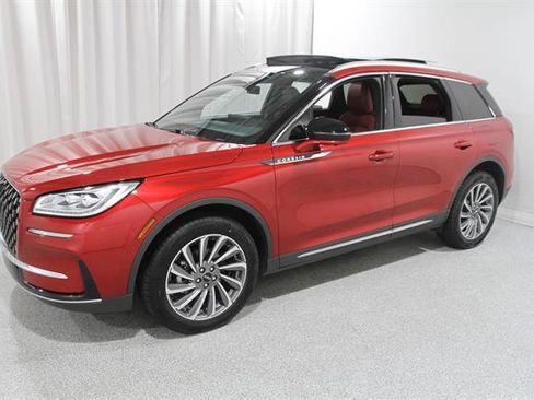 Used 2023 Lincoln Corsair Reserve w/ Equipment Group 201A AWD/4WD image 3