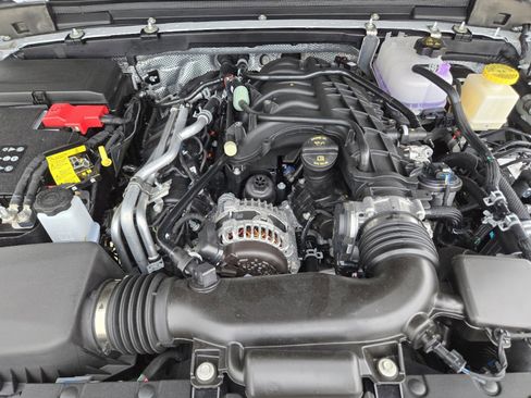 New 2025 Jeep Gladiator Sport image 21