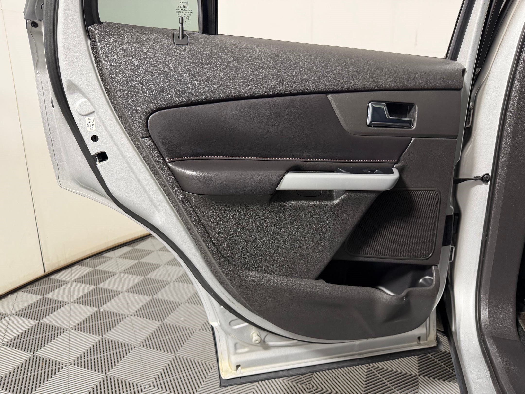 Used 2013 Ford Edge SEL FWD image 13