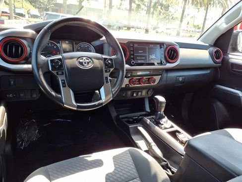 Used 2022 Toyota Tacoma SR5 RWD image 12