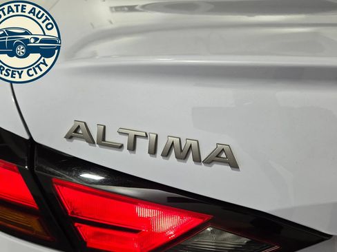 Used 2025 Nissan Altima 2.5 SR FWD image 29