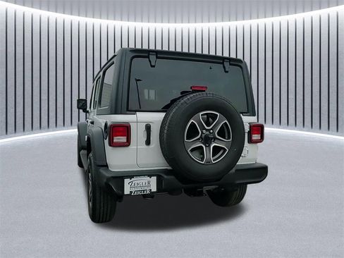 Used 2022 Jeep Wrangler Unlimited Sport image 11