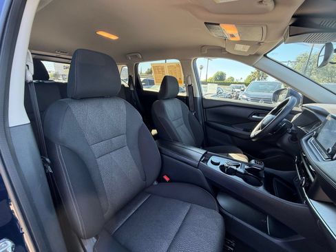 Used 2025 Nissan Rogue SV AWD/4WD image 37