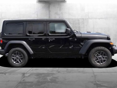 Used 2025 Jeep Wrangler Unlimited Sport AWD/4WD image 5