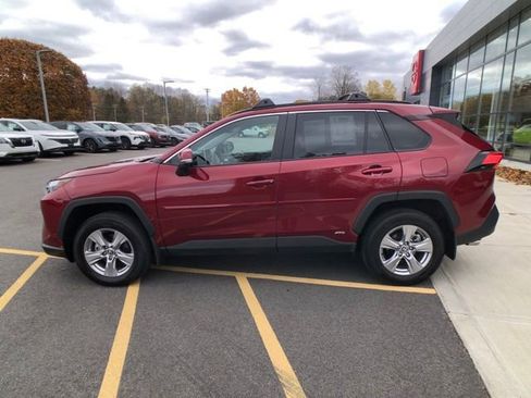 Used 2025 Toyota RAV4 XLE image 2