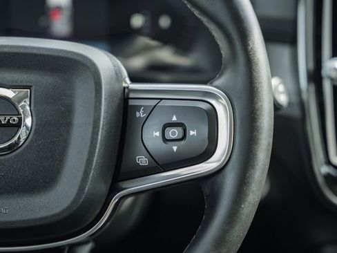 Used 2023 Volvo XC40 B5 Plus w/ Protection Package Premier AWD/4WD image 30