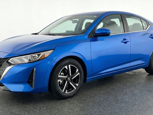 Used 2025 Nissan Sentra SV FWD image 3