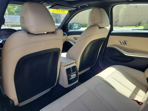 Used 2025 BMW 330i Sedan w/ Convenience Package image 14