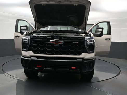 Used 2026 Chevrolet Silverado 2500 ZR2 AWD/4WD image 37
