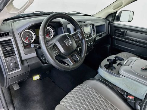 Used 2018 RAM 1500 Express AWD/4WD image 29