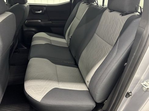 Used 2020 Toyota Tacoma TRD Off-Road image 10