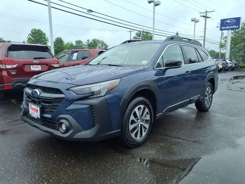 Certified 2025 Subaru Outback Premium AWD/4WD image 5