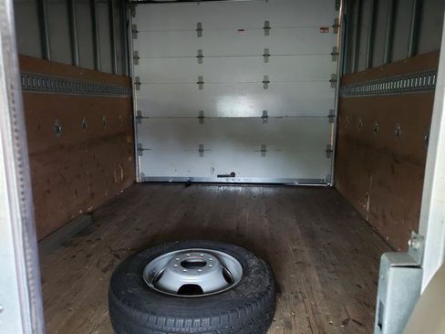 Used 2015 Chevrolet Express 3500 RWD image 18