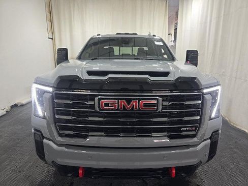 Used 2025 GMC Sierra 2500 AT4 w/ Technology Package AWD/4WD image 2