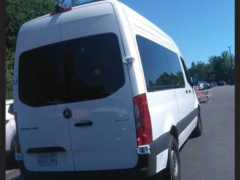 Used 2025 Mercedes-Benz Sprinter 2500 image 2