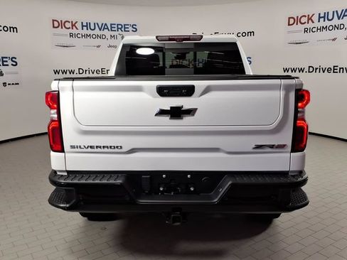 Used 2024 Chevrolet Silverado 1500 ZR2 w/ Technology Package AWD/4WD image 5