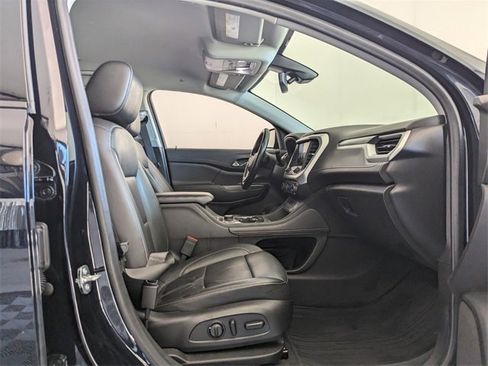 Used 2021 GMC Acadia SLT w/ Elevation Edition image 19