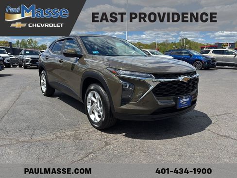 Certified 2024 Chevrolet Trax LS w/ LS Convenience Package FWD image 3