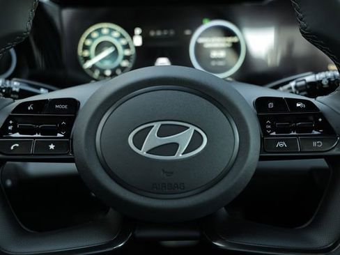 New 2025 Hyundai Elantra SEL image 11