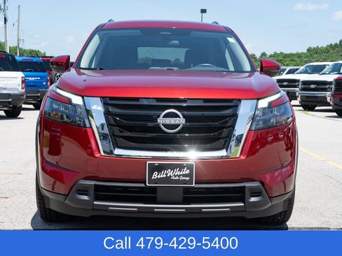 Used 2025 Nissan Pathfinder SV FWD image 9
