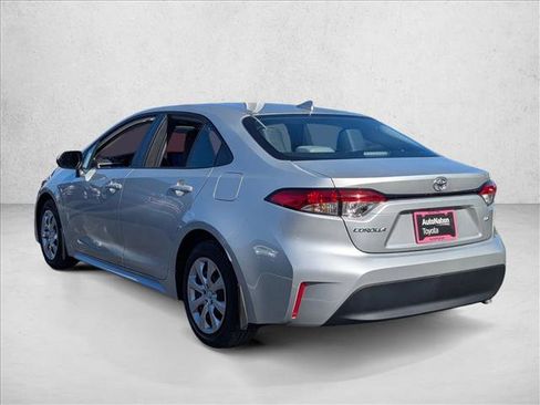 Used 2026 Toyota Corolla LE image 8