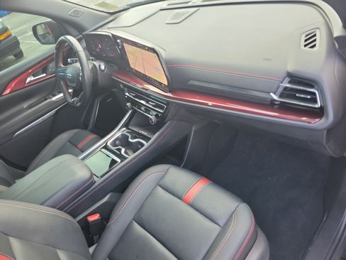 Used 2024 Chevrolet Traverse RS w/ LPO, Floor Liner Package FWD image 9