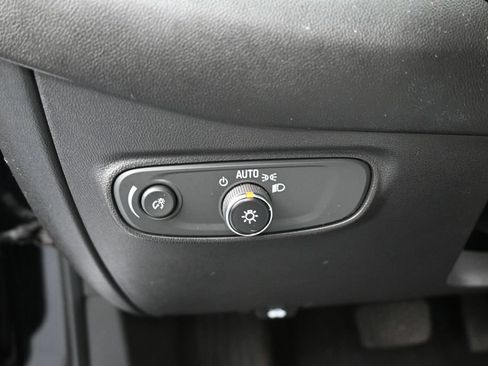 Used 2023 Chevrolet Equinox LS FWD image 15