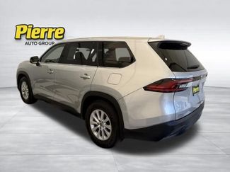 Used 2025 Toyota Grand Highlander AWD video 2