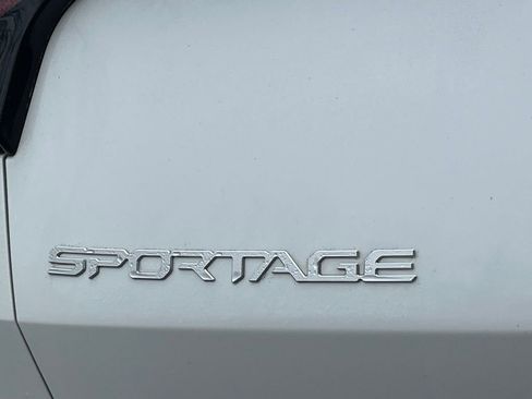 Used 2023 Kia Sportage EX image 19